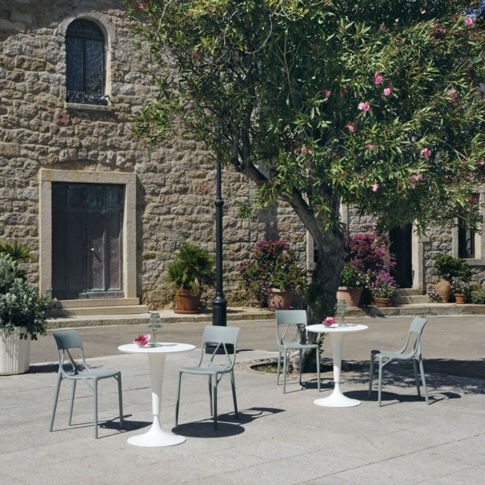 Kartell DR NA Beyaz Yuvarlak Masa